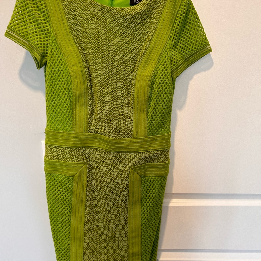 Tadashi Shoji size 10. Perfect for spring. Worn once in mint condition.